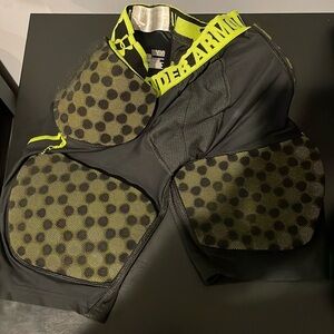 Under Armour Football padded girdle size Youth Large